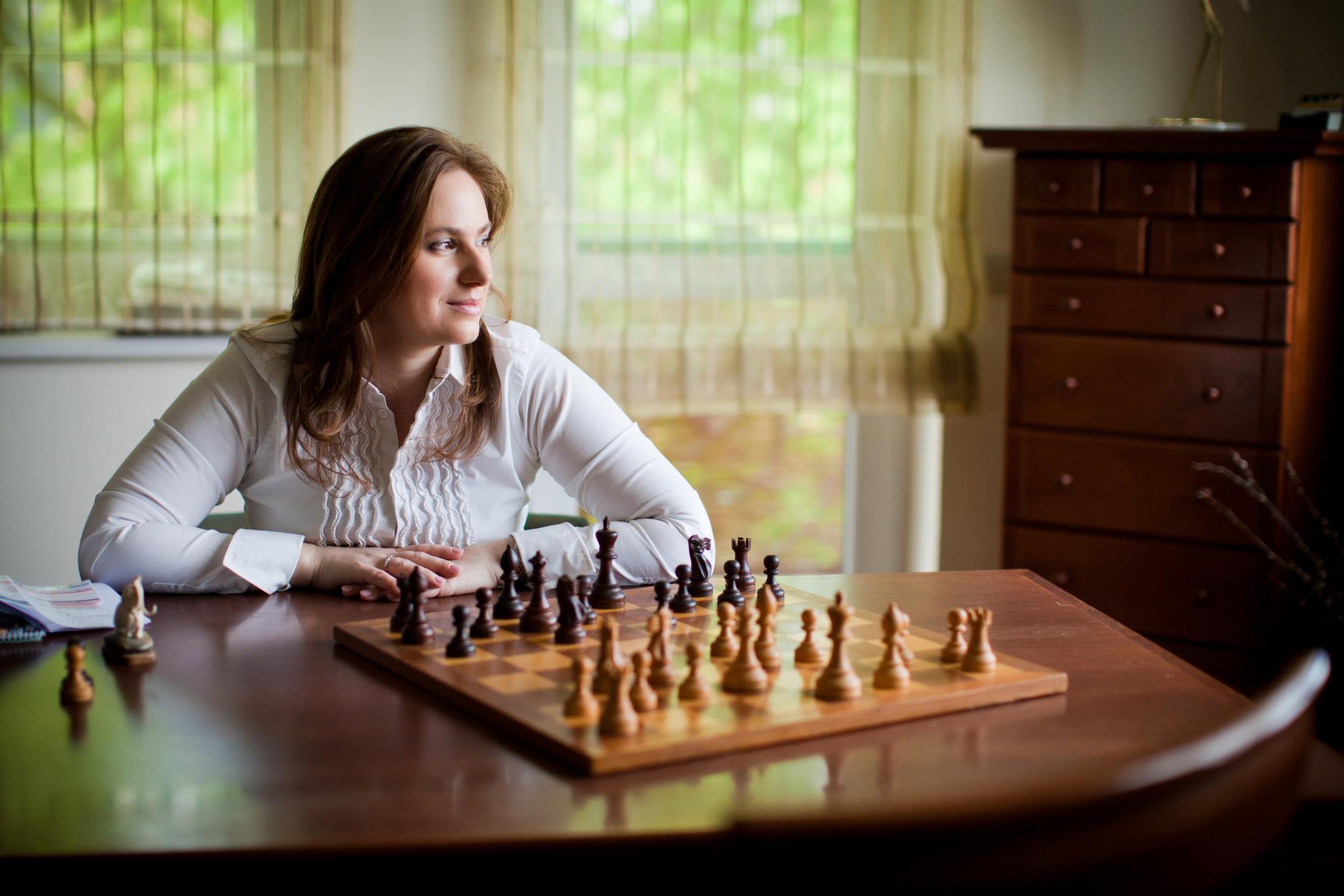 Who is Judit Polgar and how much did she earn from chess?